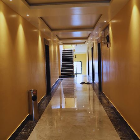 Hotel Aarohi Tarapith Esterno foto