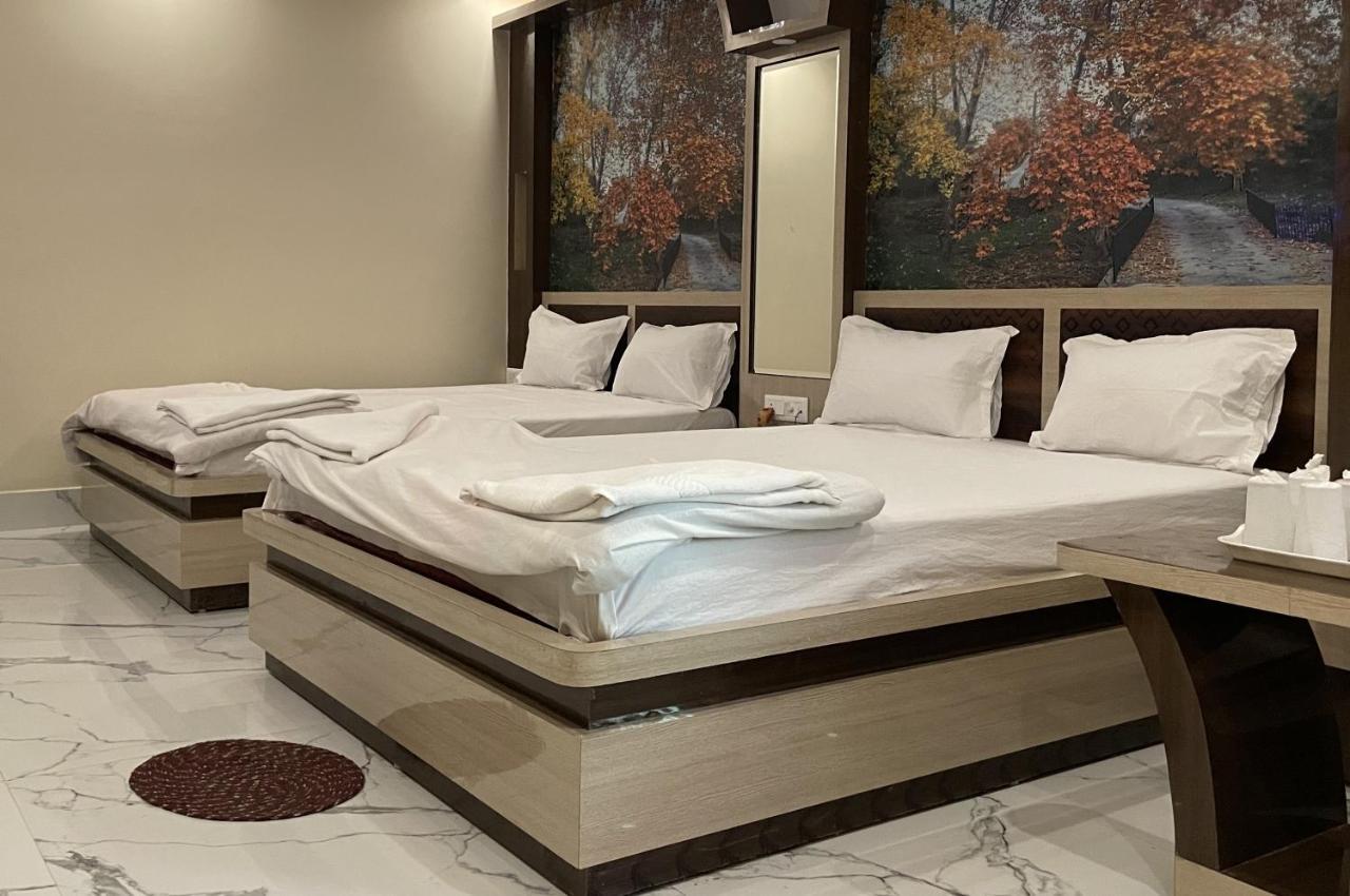 Hotel Aarohi Tarapith Esterno foto